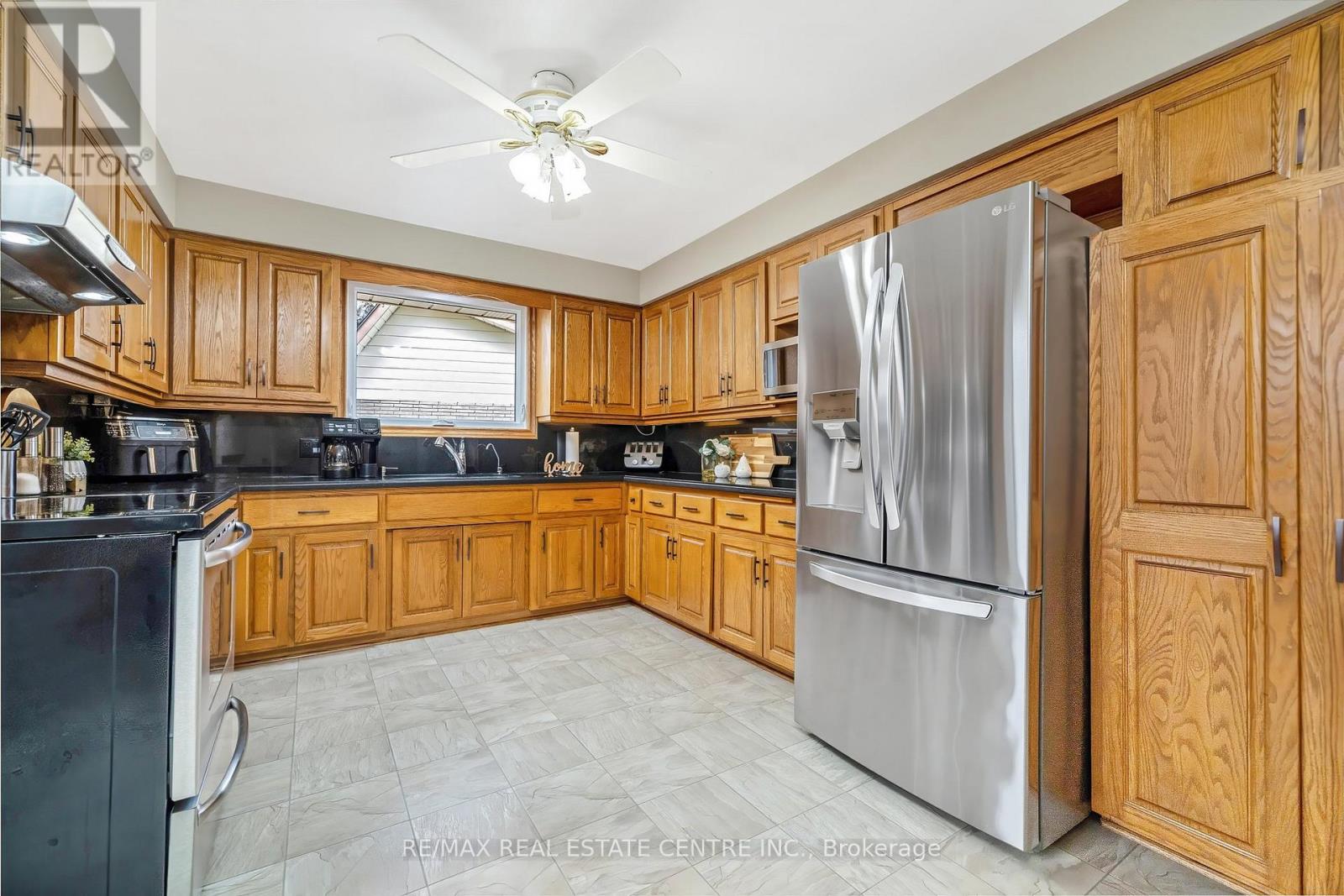 9 Cloverdale Crescent, Wilmot, Ontario  N0B 2H0 - Photo 15 - X12922432