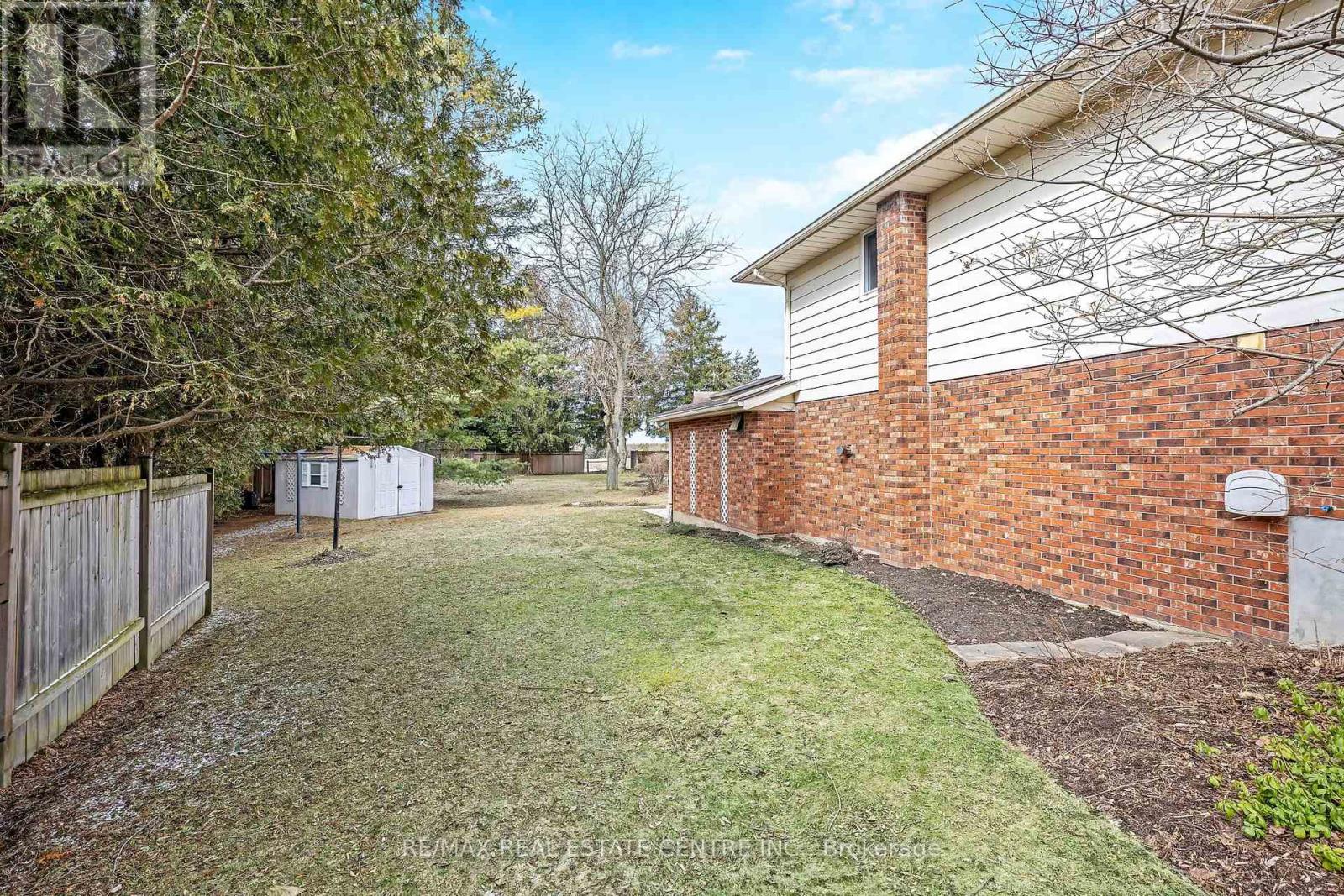 9 Cloverdale Crescent, Wilmot, Ontario  N0B 2H0 - Photo 4 - X12922432