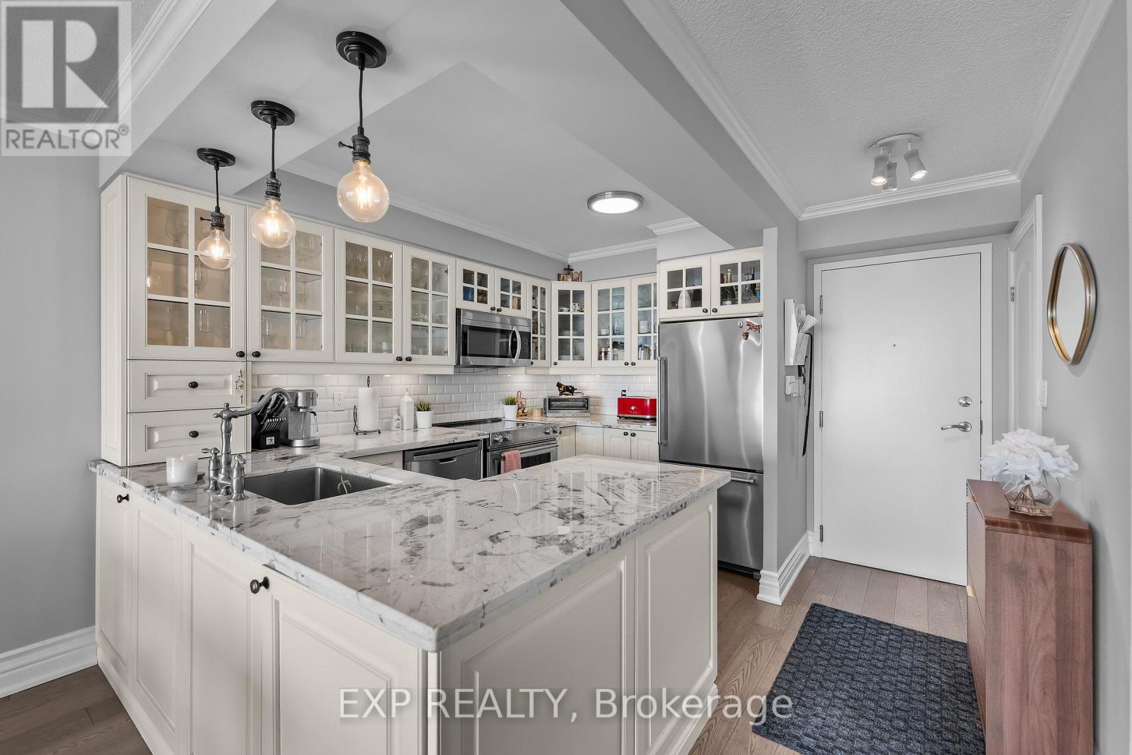 918 - 2261 Lake Shore Boulevard W, Toronto, Ontario  M8V 3X1 - Photo 5 - W12922362