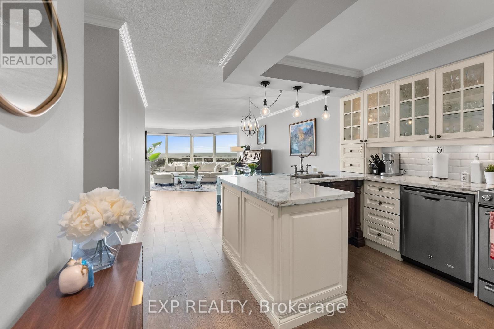 918 - 2261 Lake Shore Boulevard W, Toronto, Ontario  M8V 3X1 - Photo 6 - W12922362