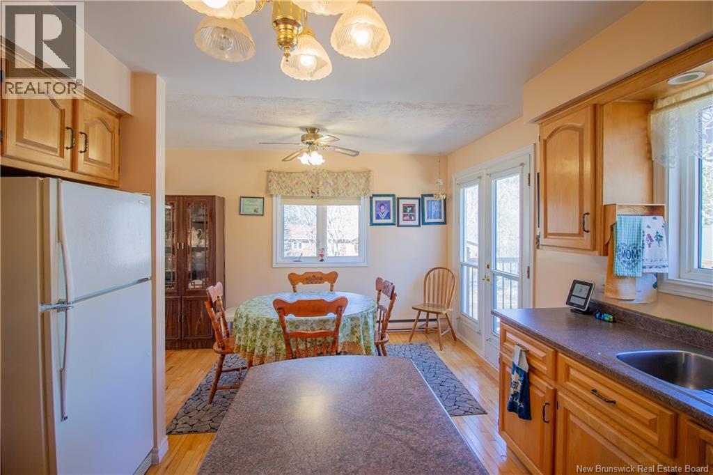 24 Pleasant Street, Hampton, New Brunswick  E5N 6A5 - Photo 12 - NB135695