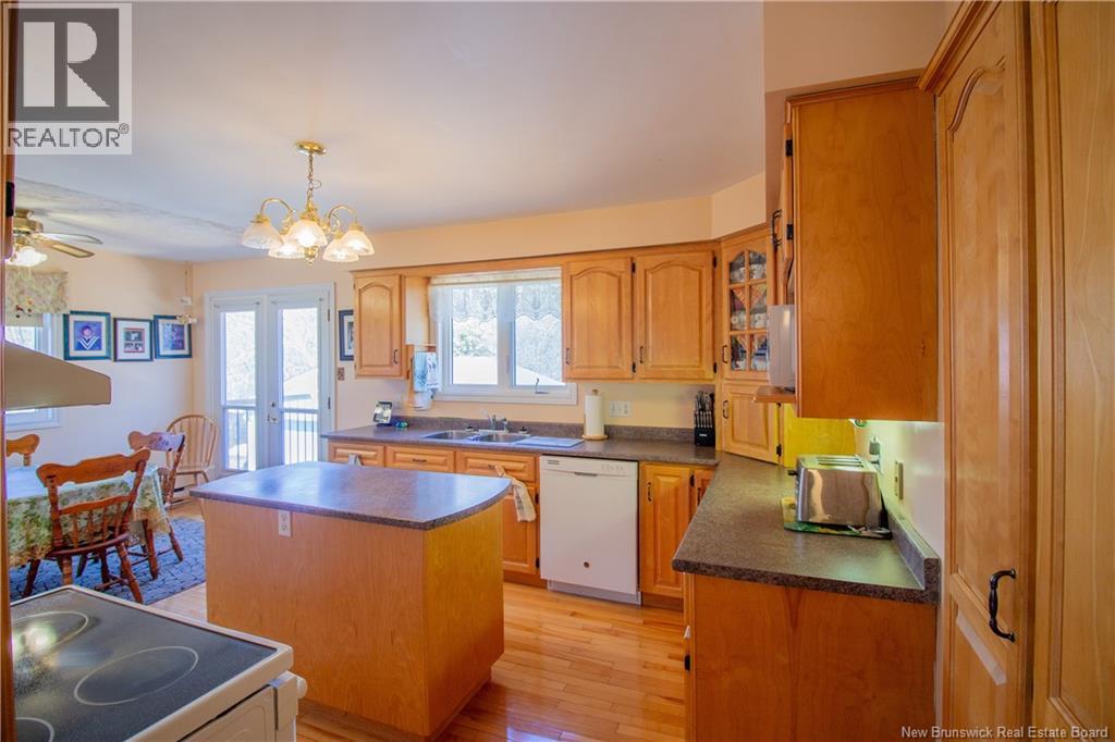 24 Pleasant Street, Hampton, New Brunswick  E5N 6A5 - Photo 15 - NB135695