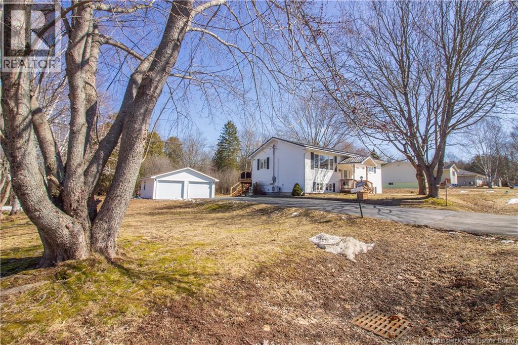 24 Pleasant Street, Hampton, New Brunswick  E5N 6A5 - Photo 2 - NB135695