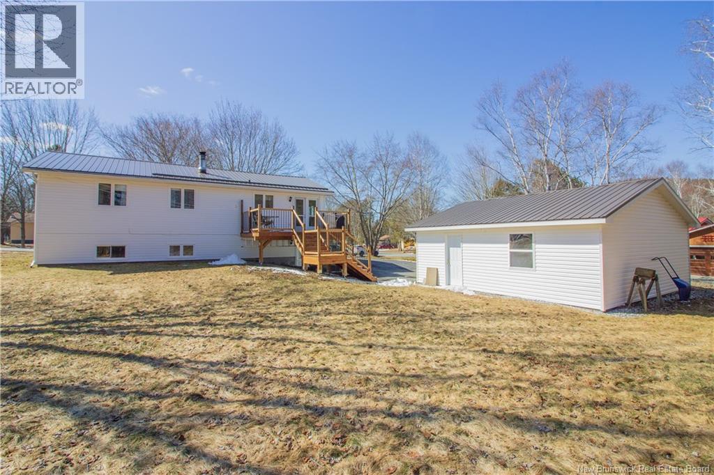 24 Pleasant Street, Hampton, New Brunswick  E5N 6A5 - Photo 31 - NB135695