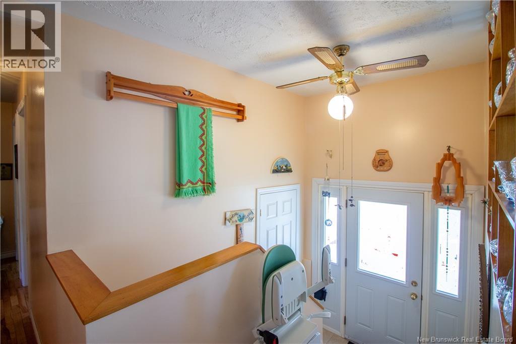 24 Pleasant Street, Hampton, New Brunswick  E5N 6A5 - Photo 6 - NB135695