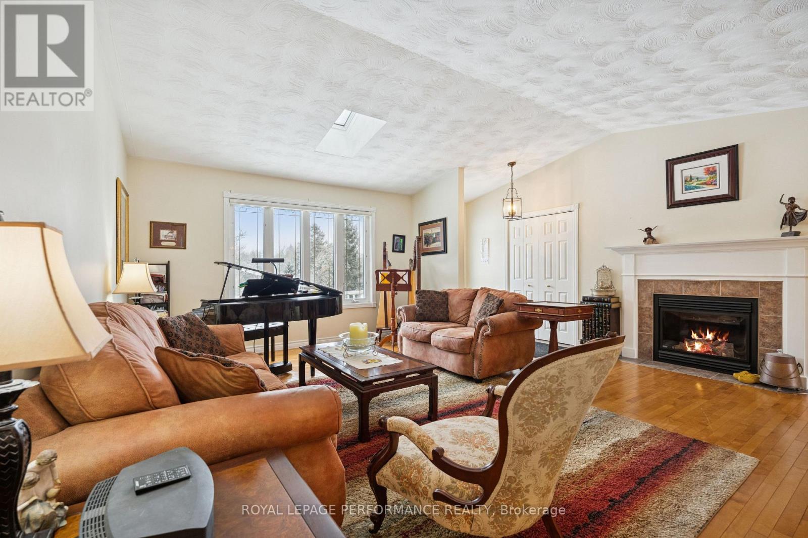 19644 Marcoux Road, North Glengarry, Ontario  K0C 1A0 - Photo 4 - X12922470