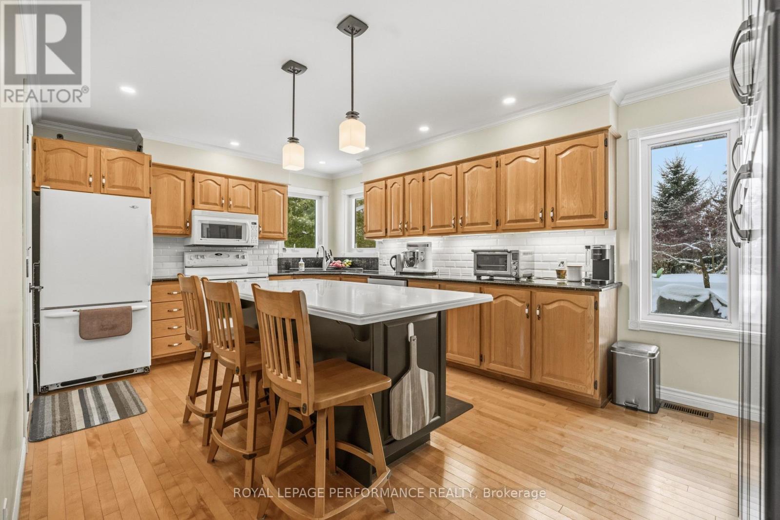 19644 Marcoux Road, North Glengarry, Ontario  K0C 1A0 - Photo 8 - X12922470