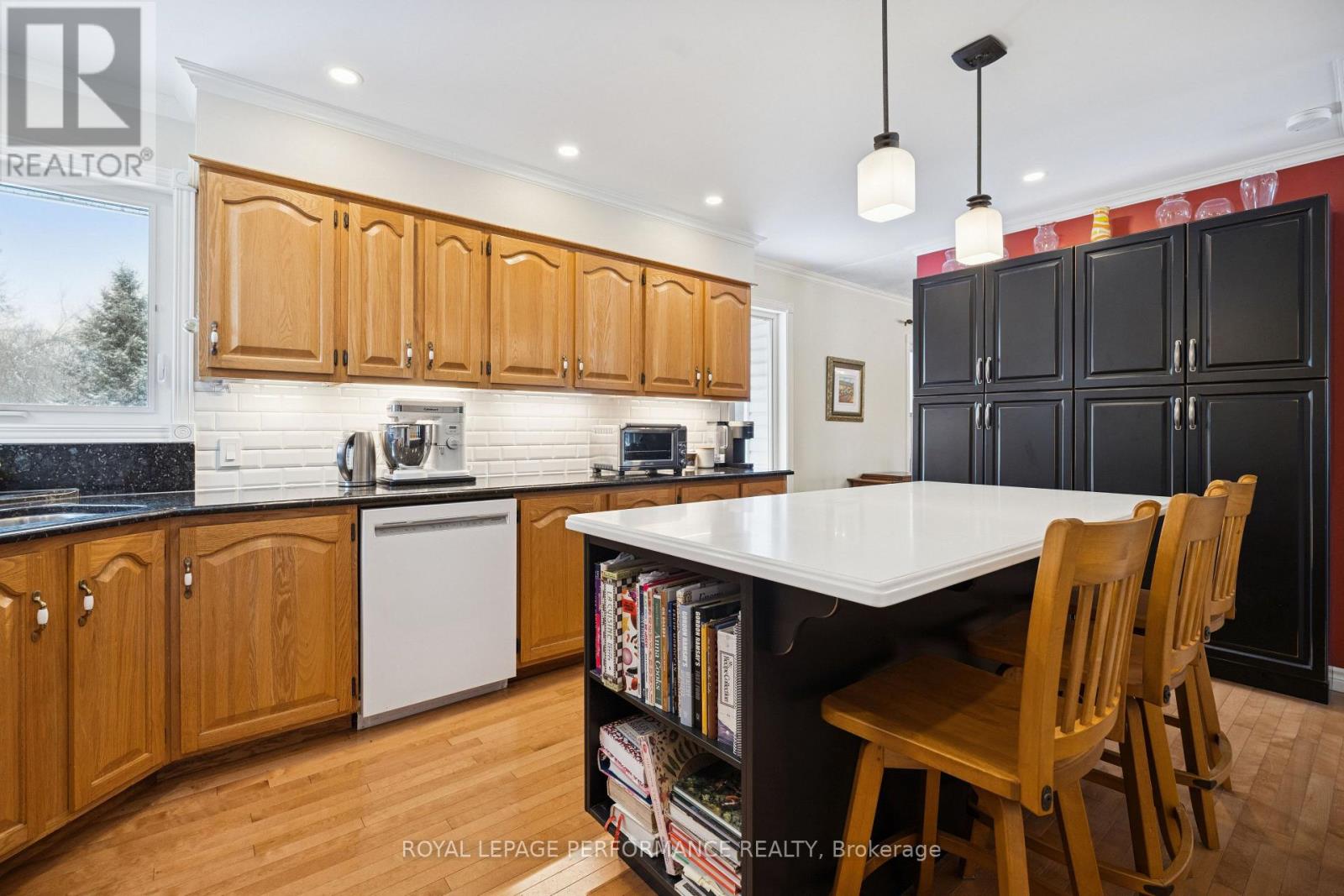 19644 Marcoux Road, North Glengarry, Ontario  K0C 1A0 - Photo 9 - X12922470