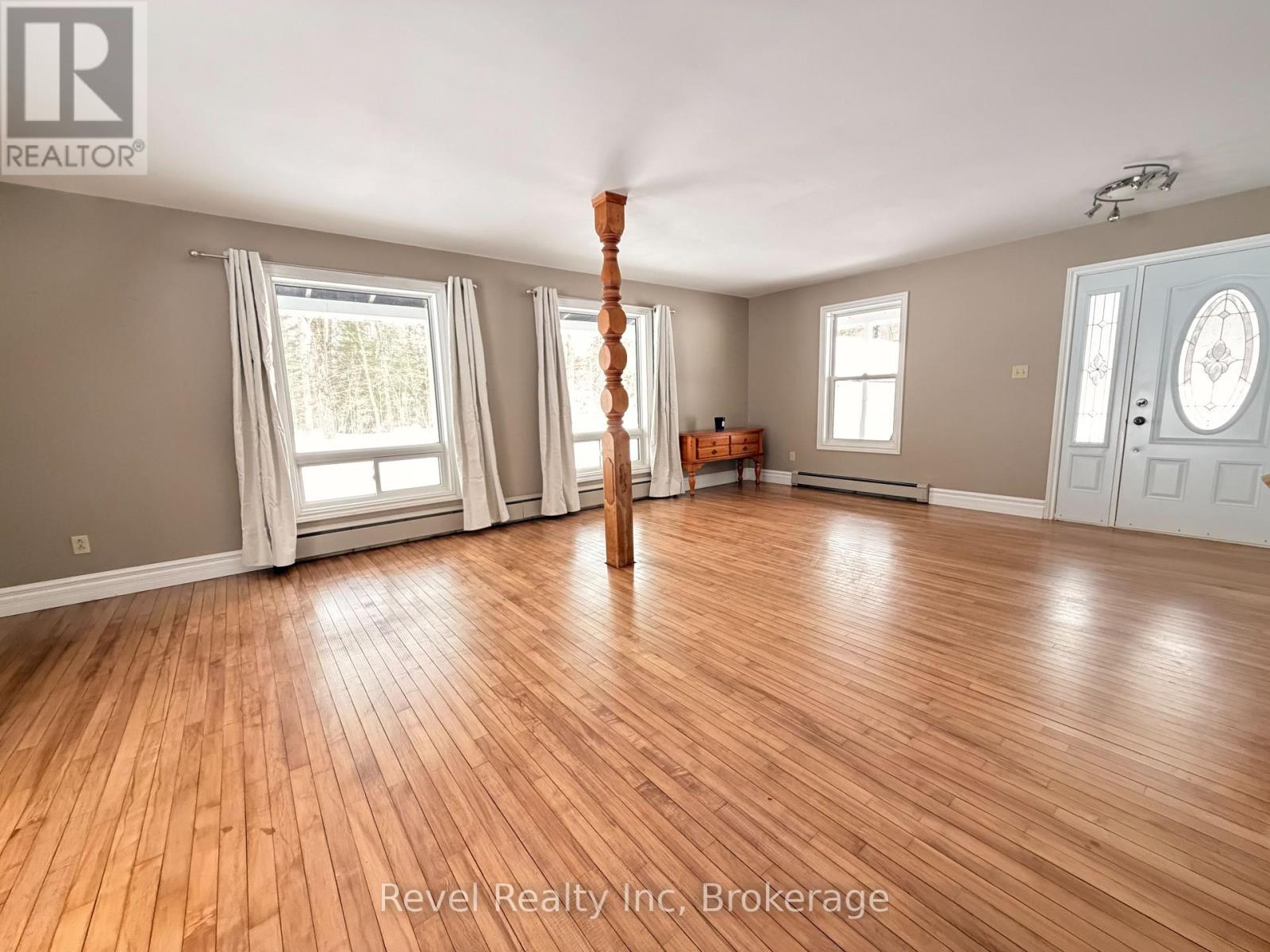 19 Sandy Plains Road, Seguin (Humphrey), Ontario  P2A 2W8 - Photo 13 - X12918248