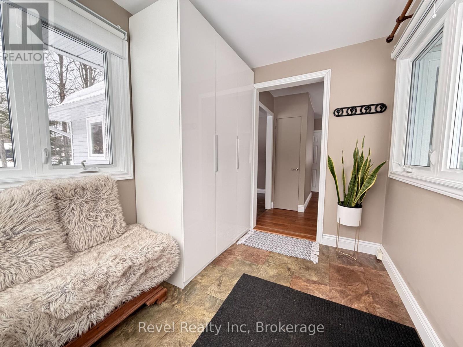 19 Sandy Plains Road, Seguin (Humphrey), Ontario  P2A 2W8 - Photo 5 - X12918248