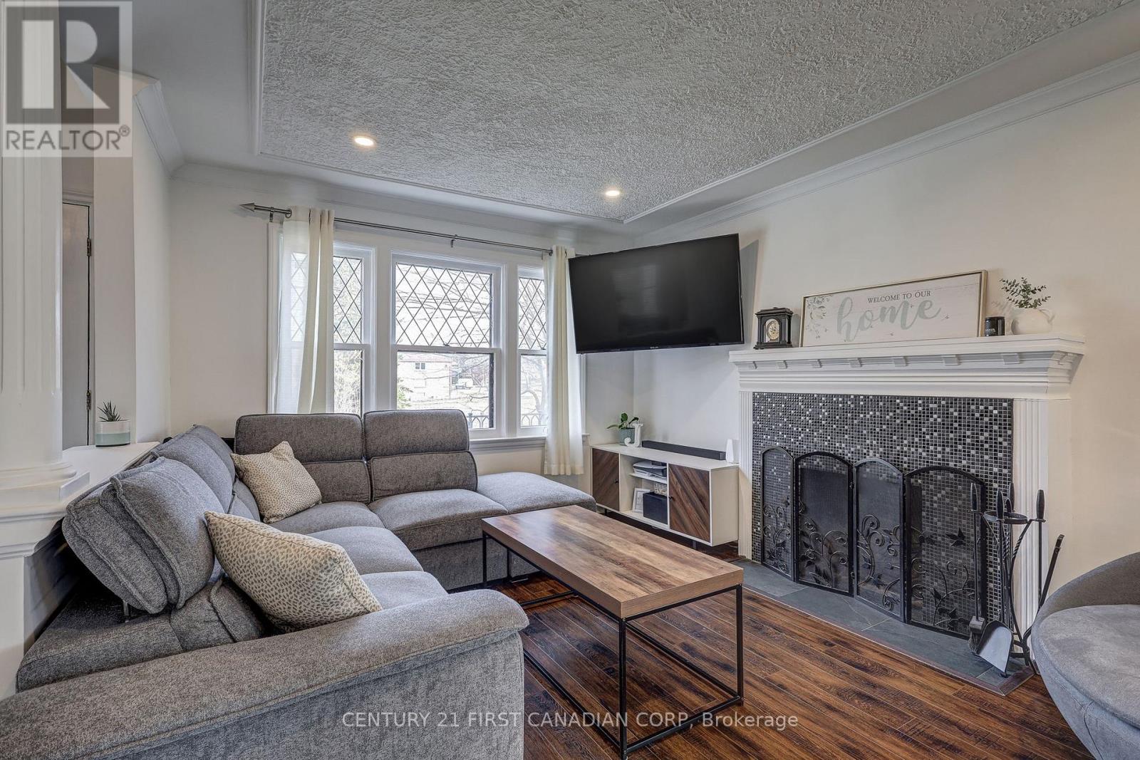 691 Emery Street E, London South, Ontario  N6C 2G3 - Photo 11 - X12922464