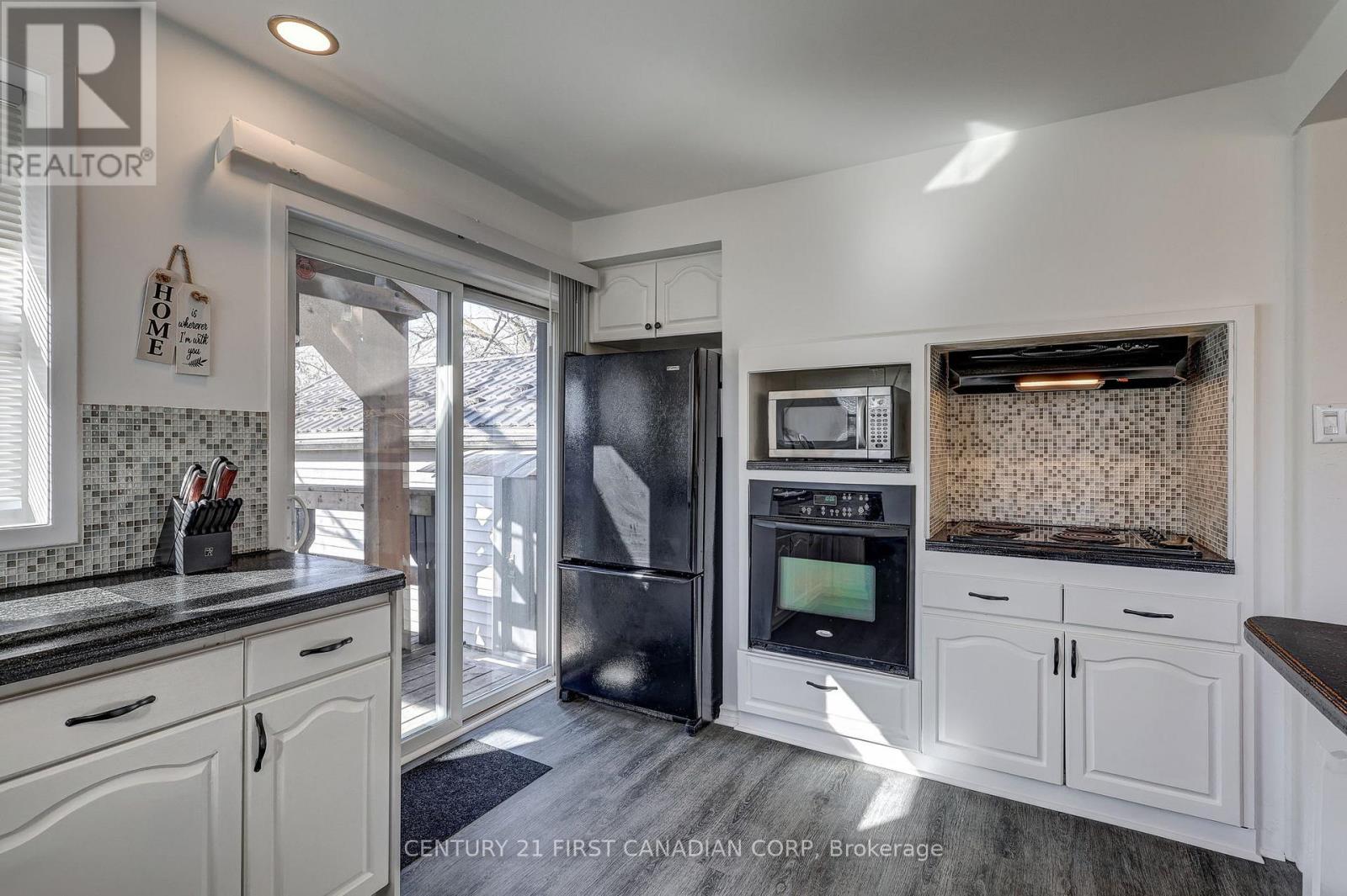 691 Emery Street E, London South, Ontario  N6C 2G3 - Photo 21 - X12922464