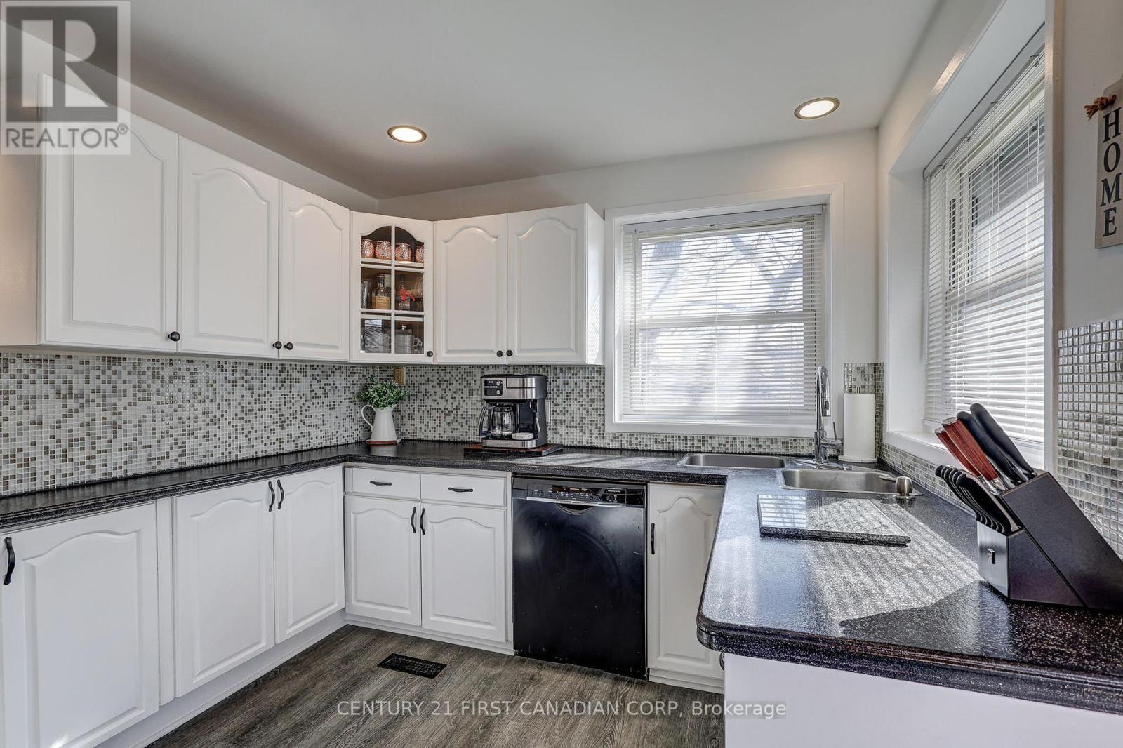 691 Emery Street E, London South, Ontario  N6C 2G3 - Photo 22 - X12922464