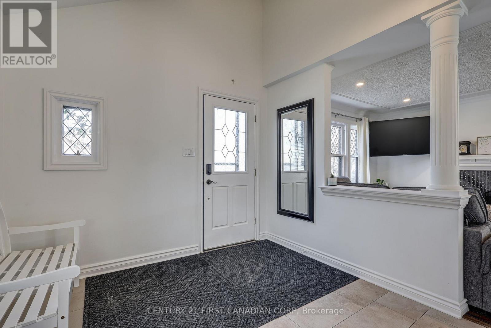 691 Emery Street E, London South, Ontario  N6C 2G3 - Photo 6 - X12922464