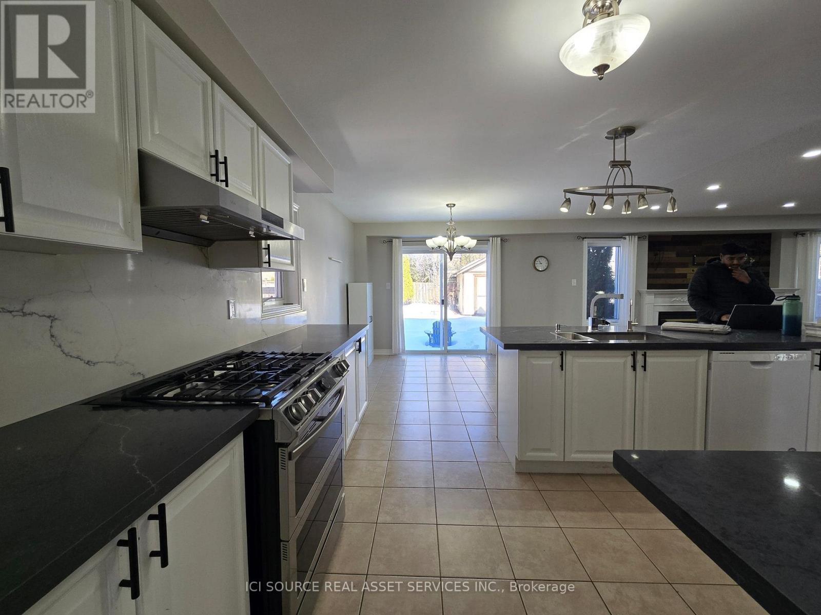 1468 Coldstream Drive, Oshawa, Ontario  L1K 2Y8 - Photo 4 - E12922500