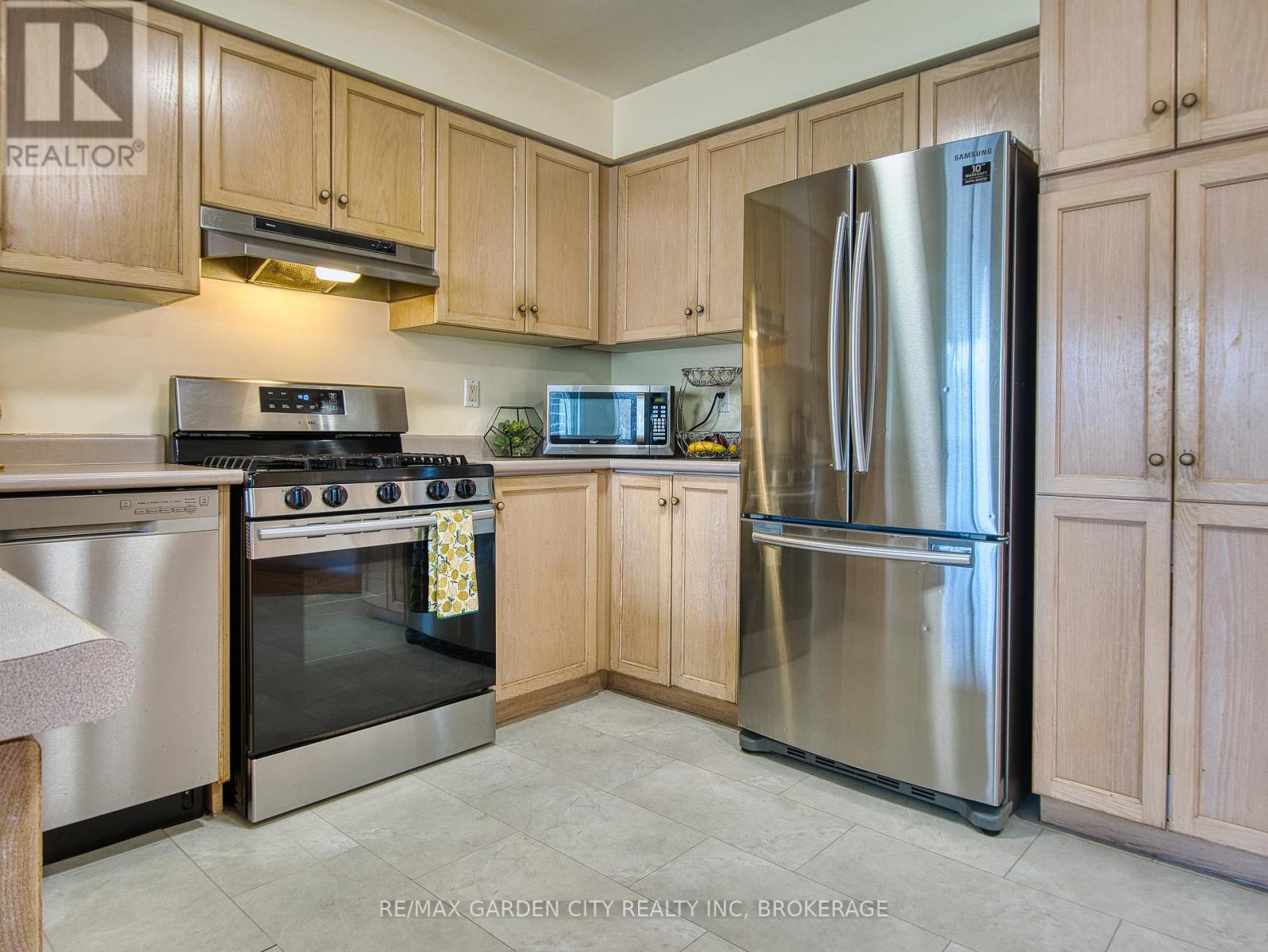 75 Jackson Court E, Welland, Ontario  L3C 7G4 - Photo 10 - X12922494