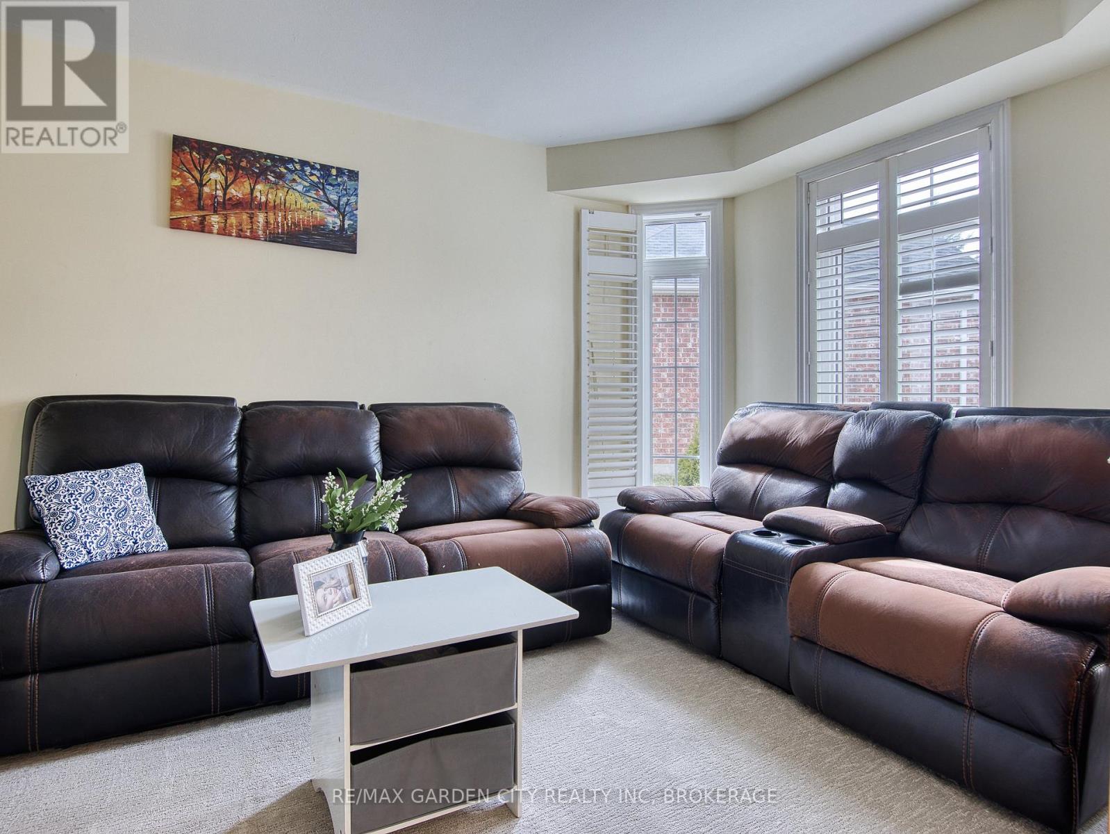 75 Jackson Court E, Welland, Ontario  L3C 7G4 - Photo 5 - X12922494