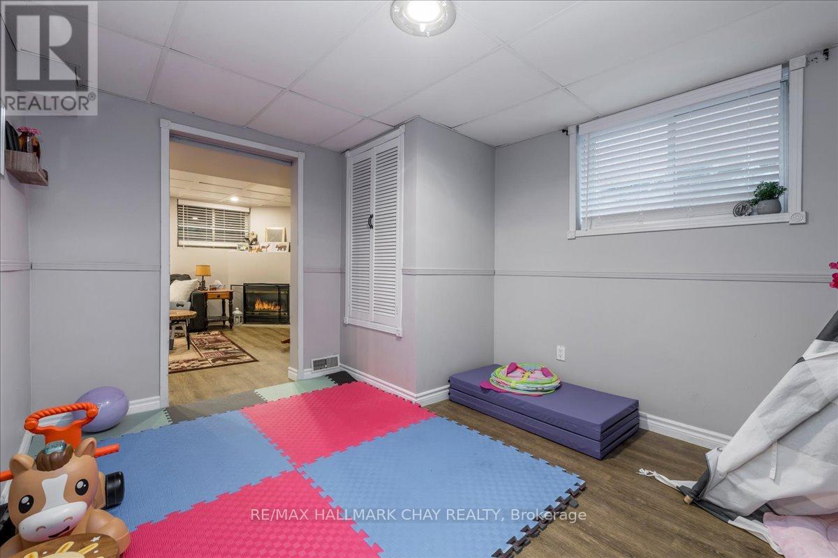 11 Garibaldi Drive, Barrie (Holly), Ontario L4N 8C3 - Photo 12 - S12922490