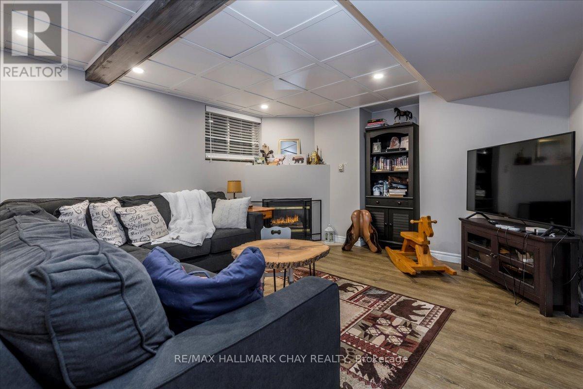 11 Garibaldi Drive, Barrie (Holly), Ontario L4N 8C3 - Photo 13 - S12922490