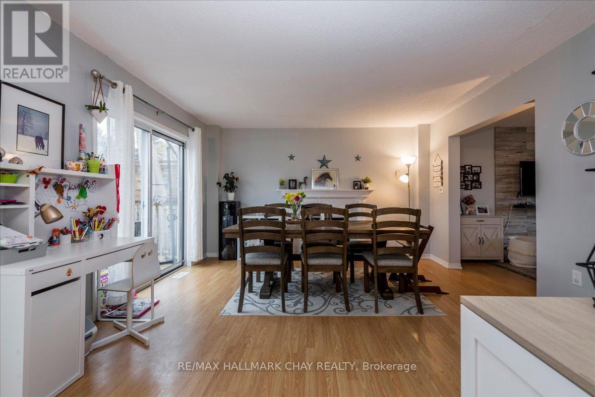 11 Garibaldi Drive, Barrie (Holly), Ontario L4N 8C3 - Photo 5 - S12922490