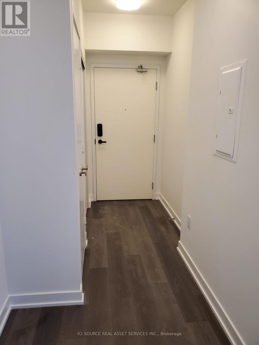 3301 - 3900 Confederation Parkway, Mississauga, Ontario  L5B 0M3 - Photo 3 - W12922456