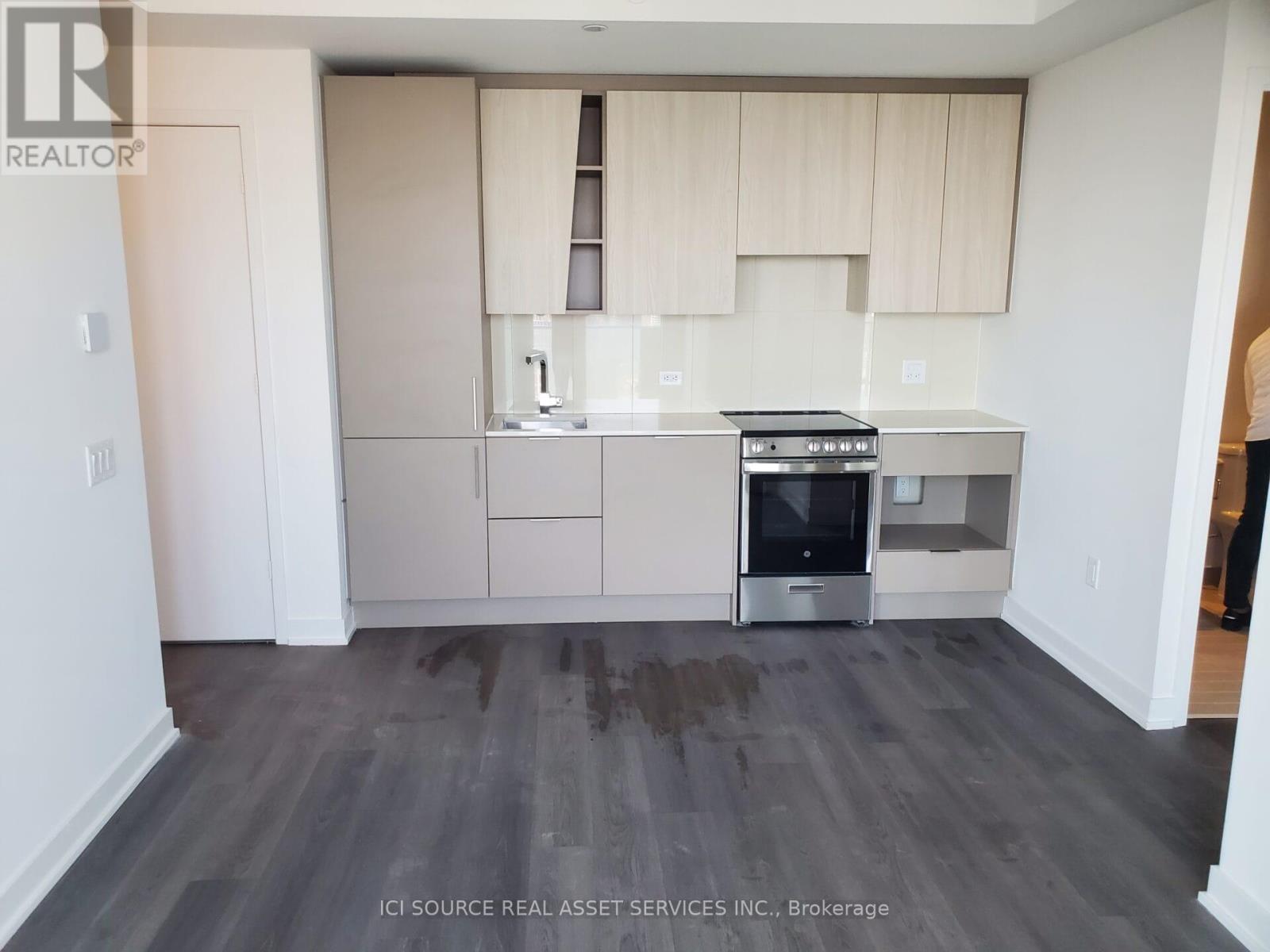 3301 - 3900 Confederation Parkway, Mississauga, Ontario  L5B 0M3 - Photo 5 - W12922456