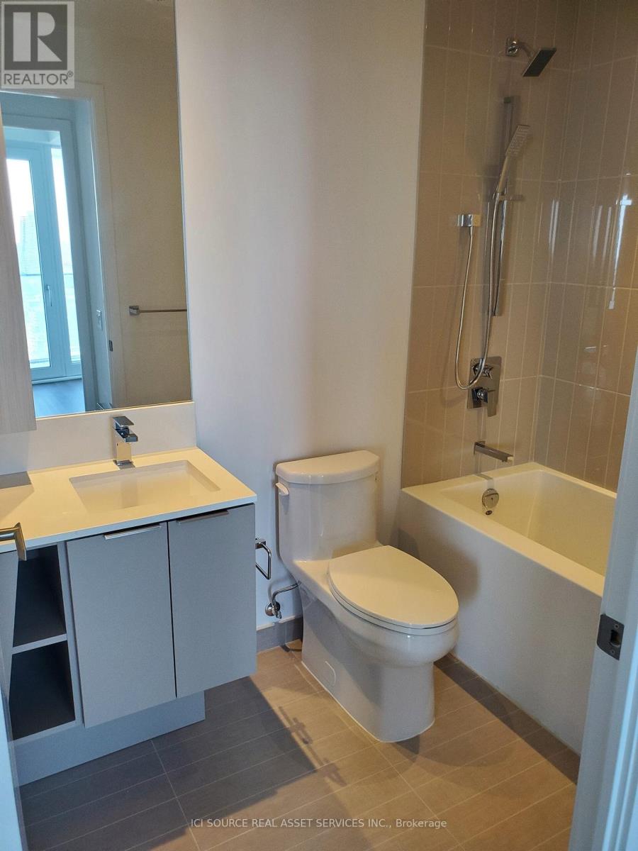 3301 - 3900 Confederation Parkway, Mississauga, Ontario  L5B 0M3 - Photo 8 - W12922456