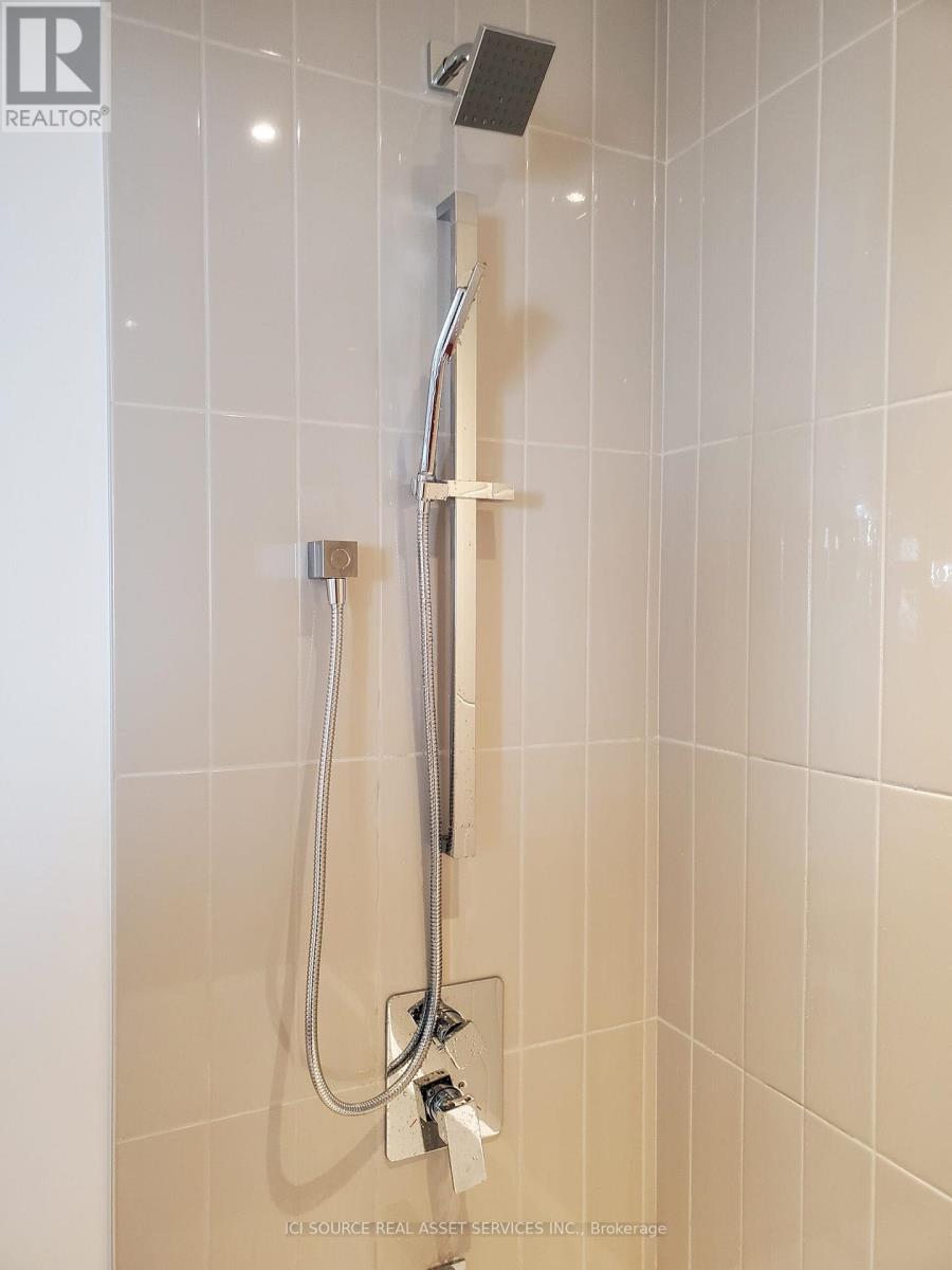 3301 - 3900 Confederation Parkway, Mississauga, Ontario  L5B 0M3 - Photo 9 - W12922456