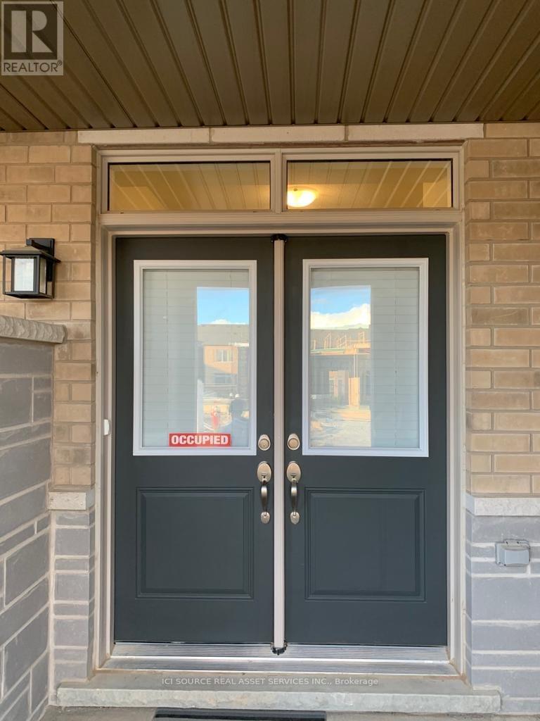 60 Donald Ficht Crescent, Brampton, Ontario  L7A 5H6 - Photo 2 - W12922482