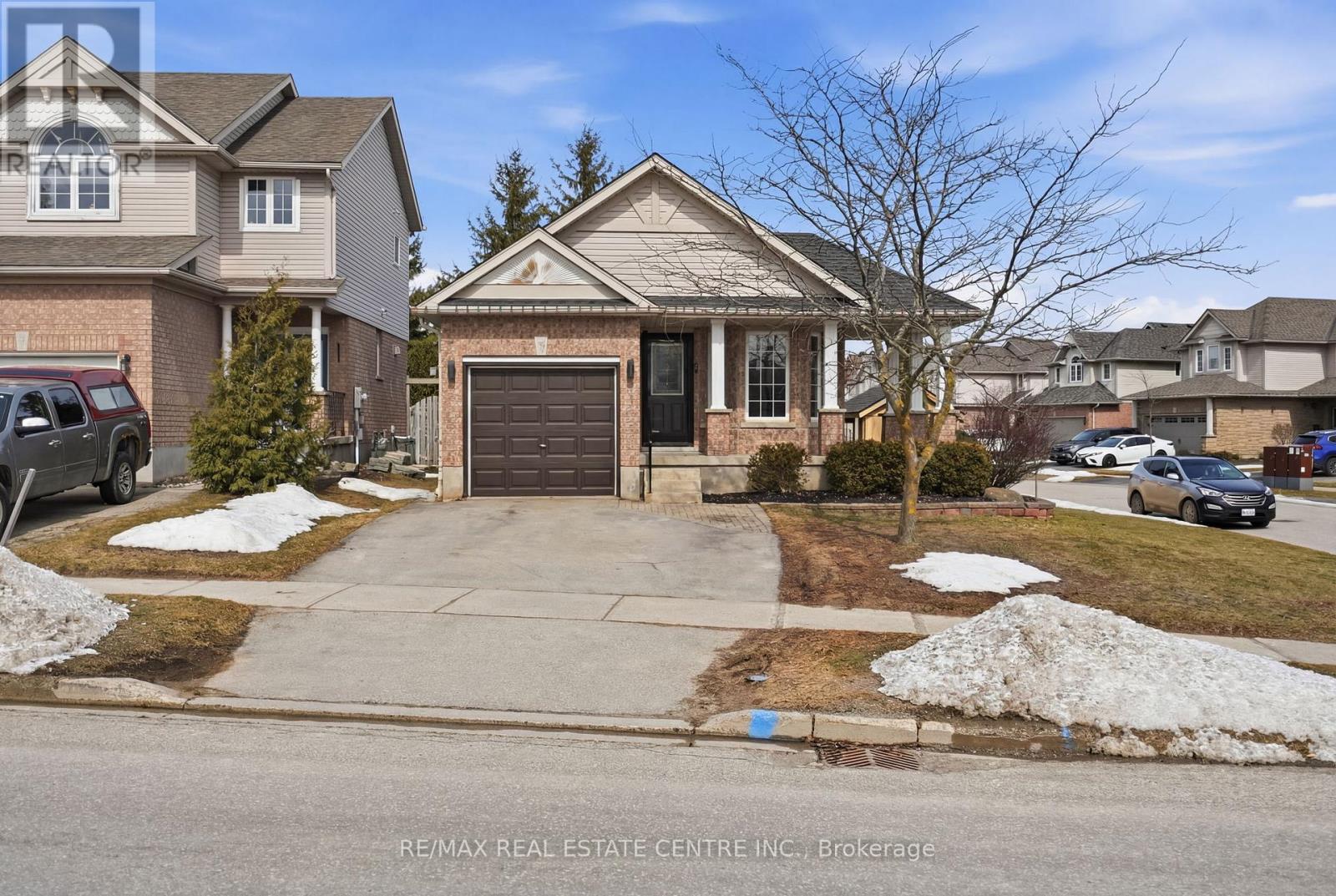 321 MONTGOMERY BOULEVARD, Orangeville, Ontario