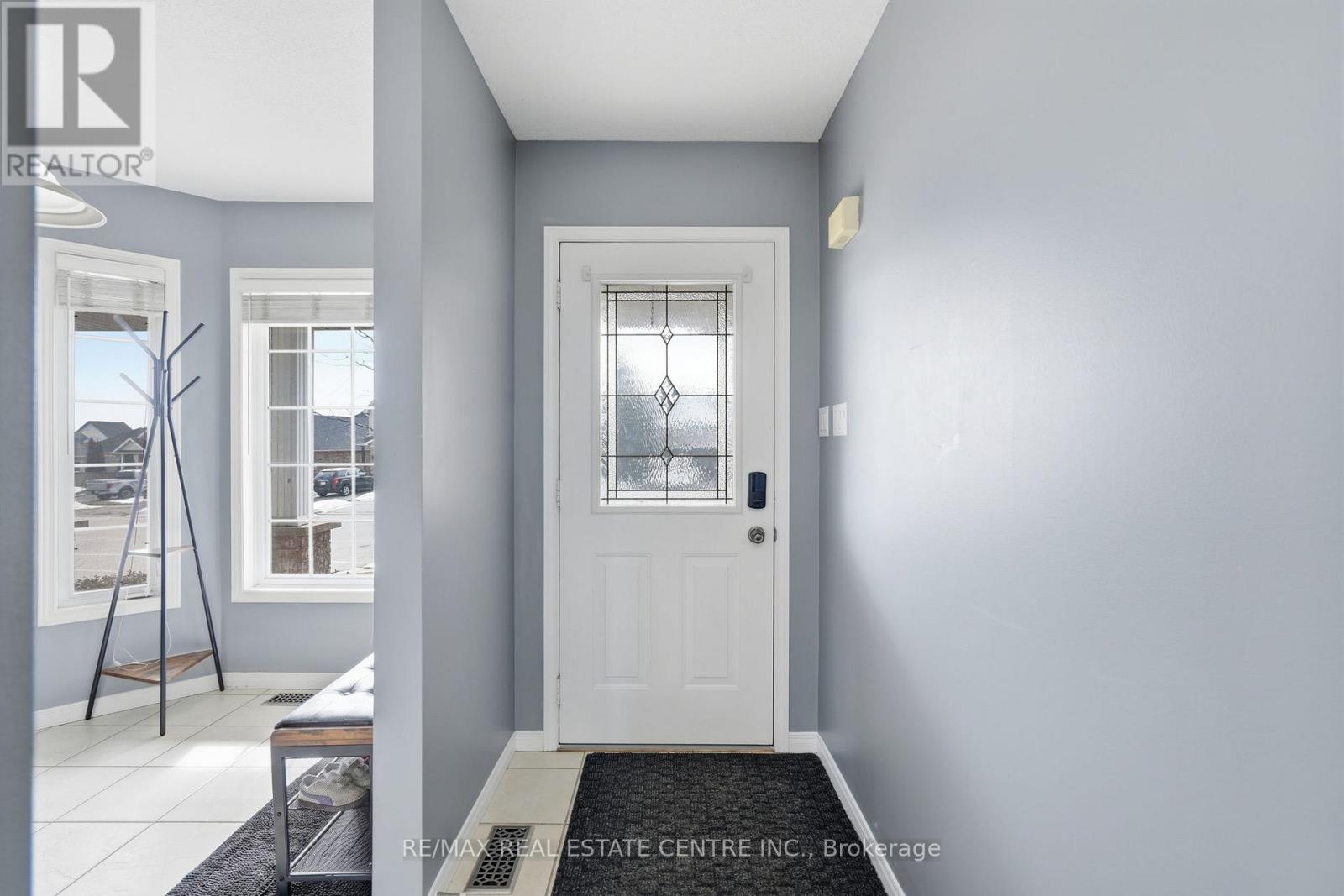 321 Montgomery Boulevard, Orangeville, Ontario  L9W 5G7 - Photo 6 - W12922484