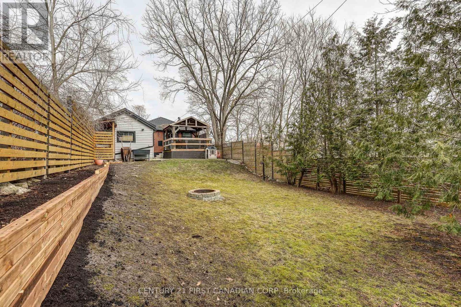 691 Emery Street E, London South, Ontario  N6C 2G3 - Photo 44 - X12922464