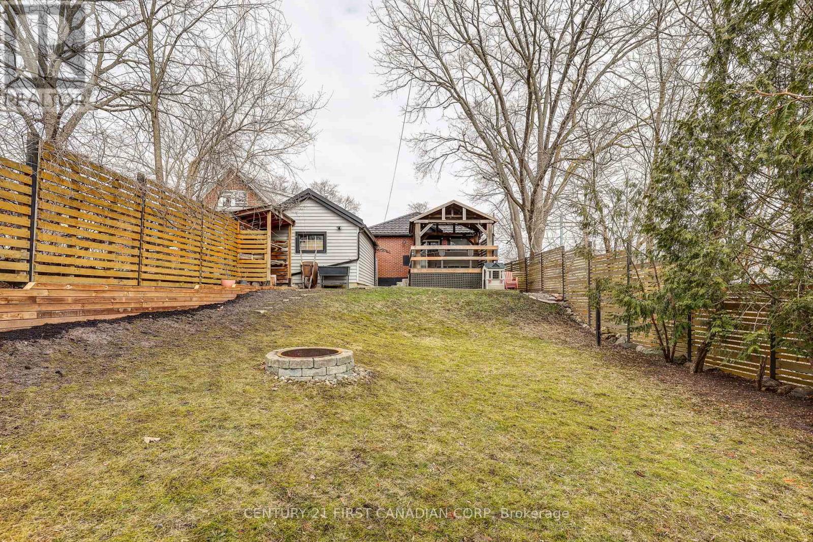 691 Emery Street E, London South, Ontario  N6C 2G3 - Photo 43 - X12922464