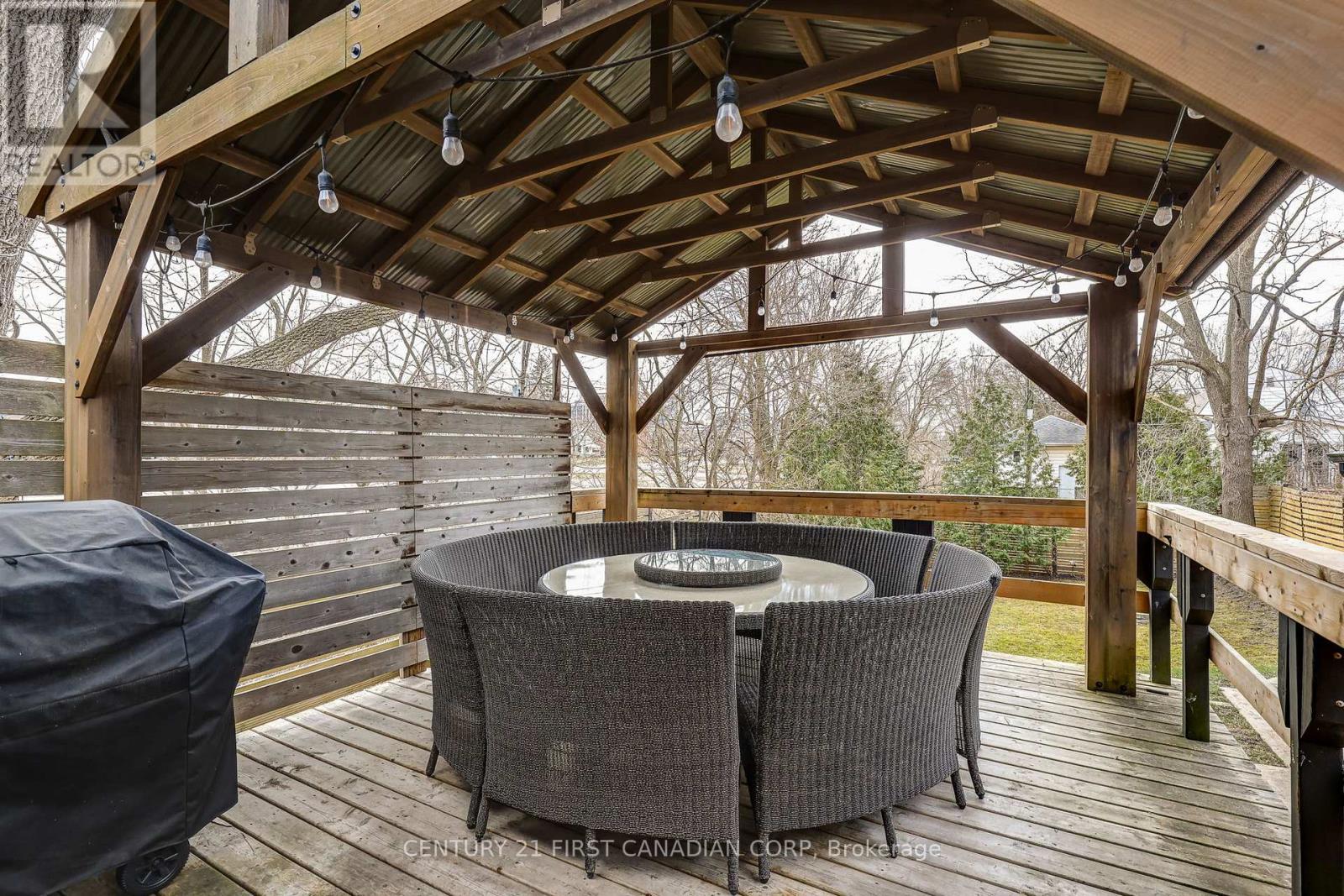 691 Emery Street E, London South, Ontario  N6C 2G3 - Photo 46 - X12922464