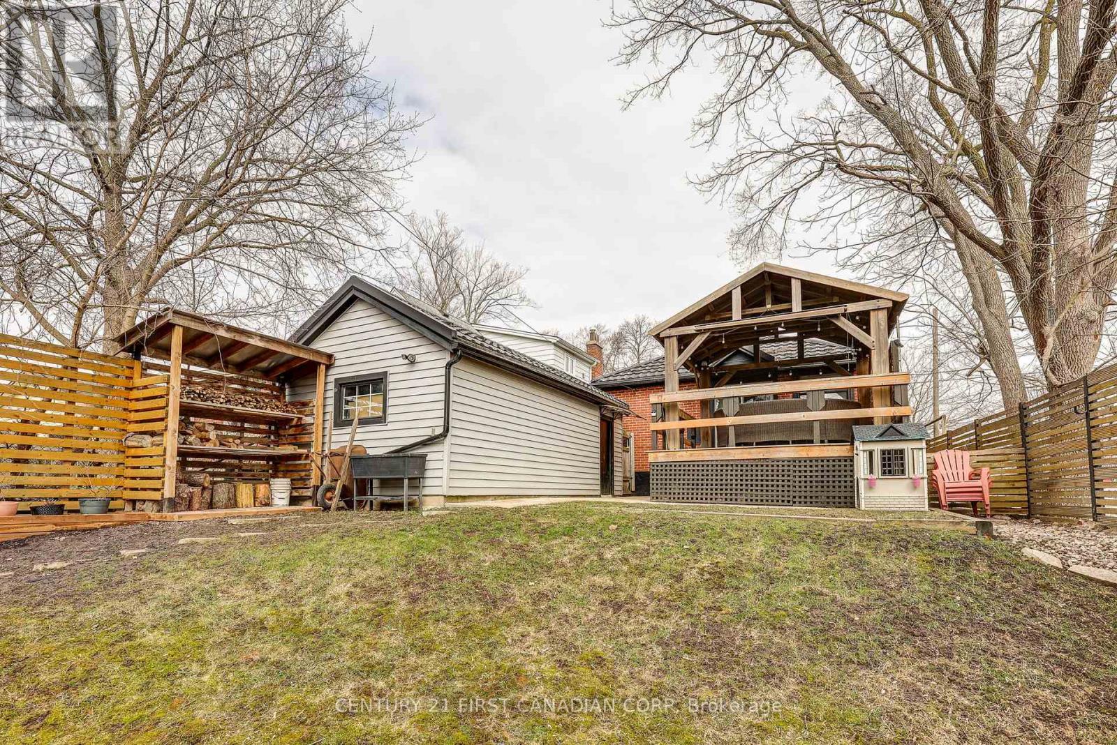 691 Emery Street E, London South, Ontario  N6C 2G3 - Photo 45 - X12922464