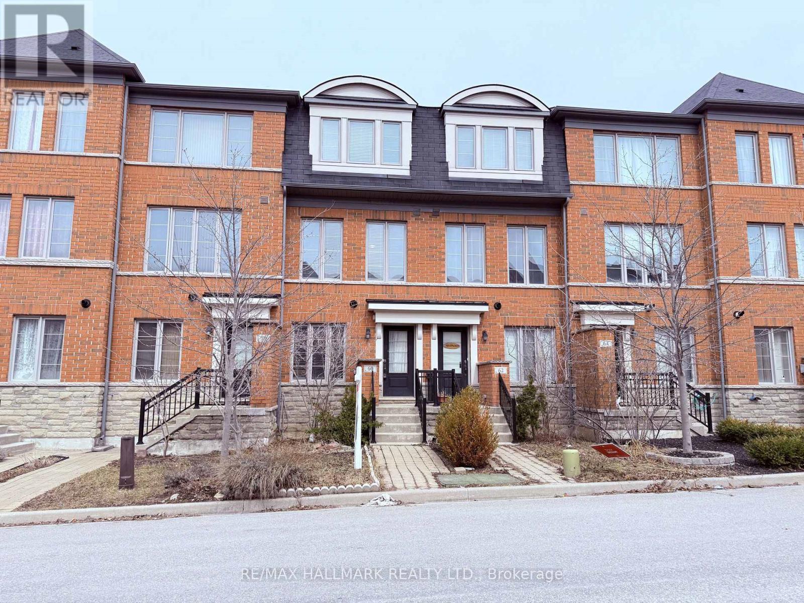 60 Belanger Crescent, Toronto, Ontario M1L 0H3 - Photo 2 - E12918196