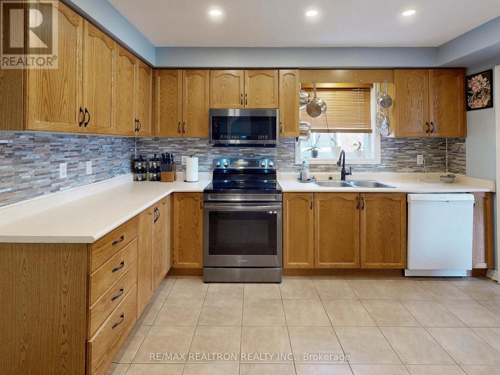 2264 Jack Crescent, Innisfil, Ontario  L9S 2C8 - Photo 18 - N12922492