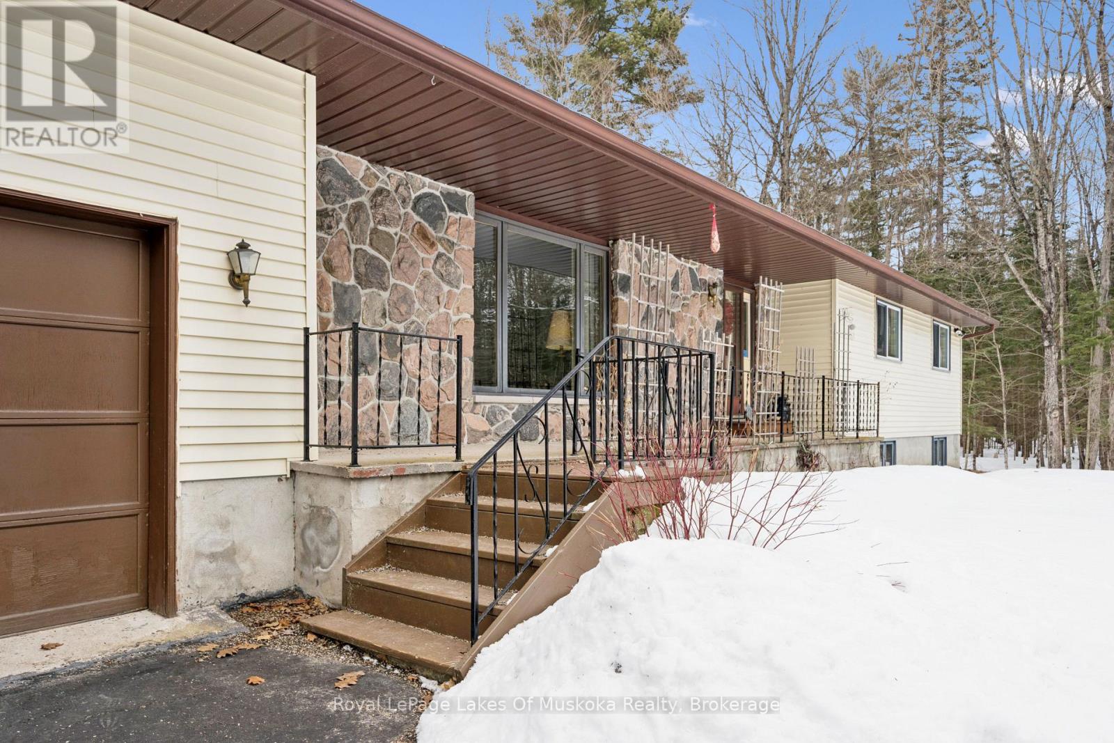 34 Jenner Court, Huntsville, Ontario  P0B 1L0 - Photo 2 - X12922558
