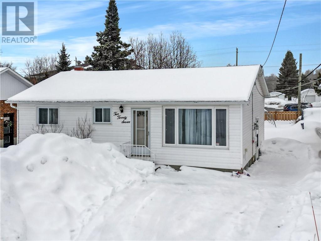 227 Charette Ave, Chelmsford, Ontario  P0M 1L0 - Photo 3 - 2126907