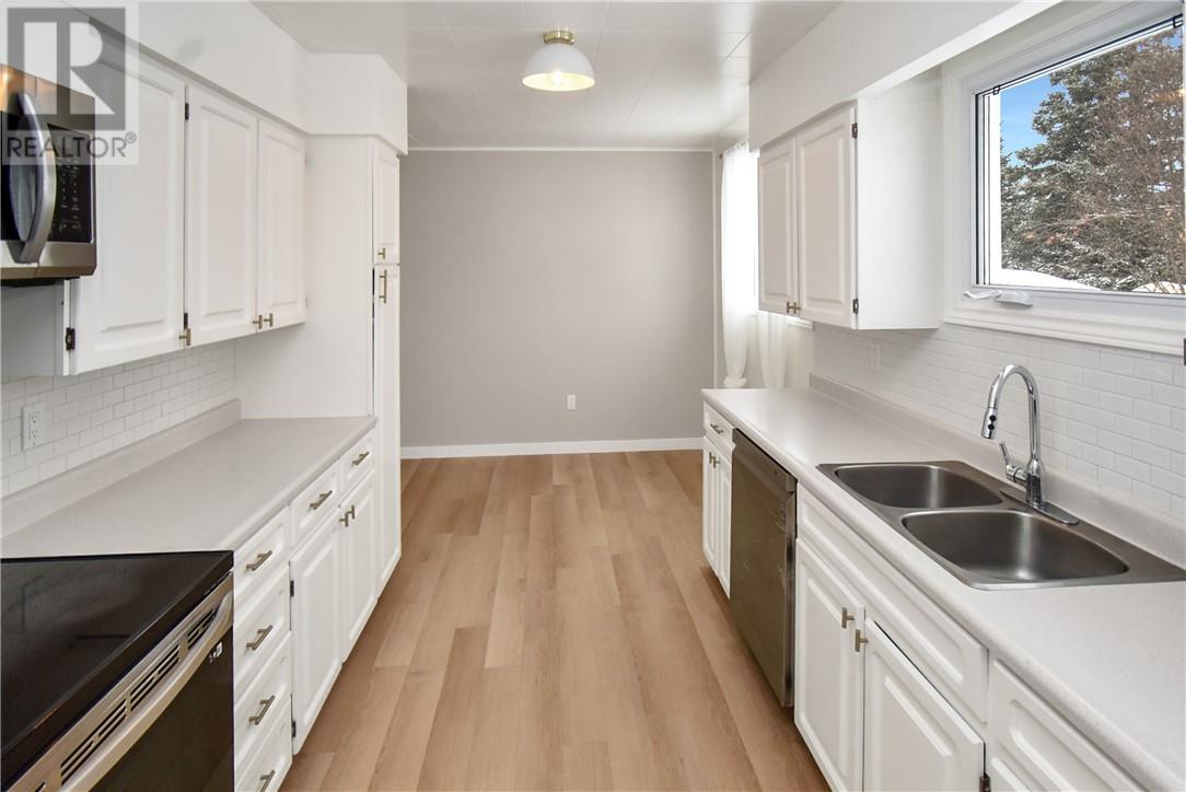 227 Charette Ave, Chelmsford, Ontario  P0M 1L0 - Photo 9 - 2126907