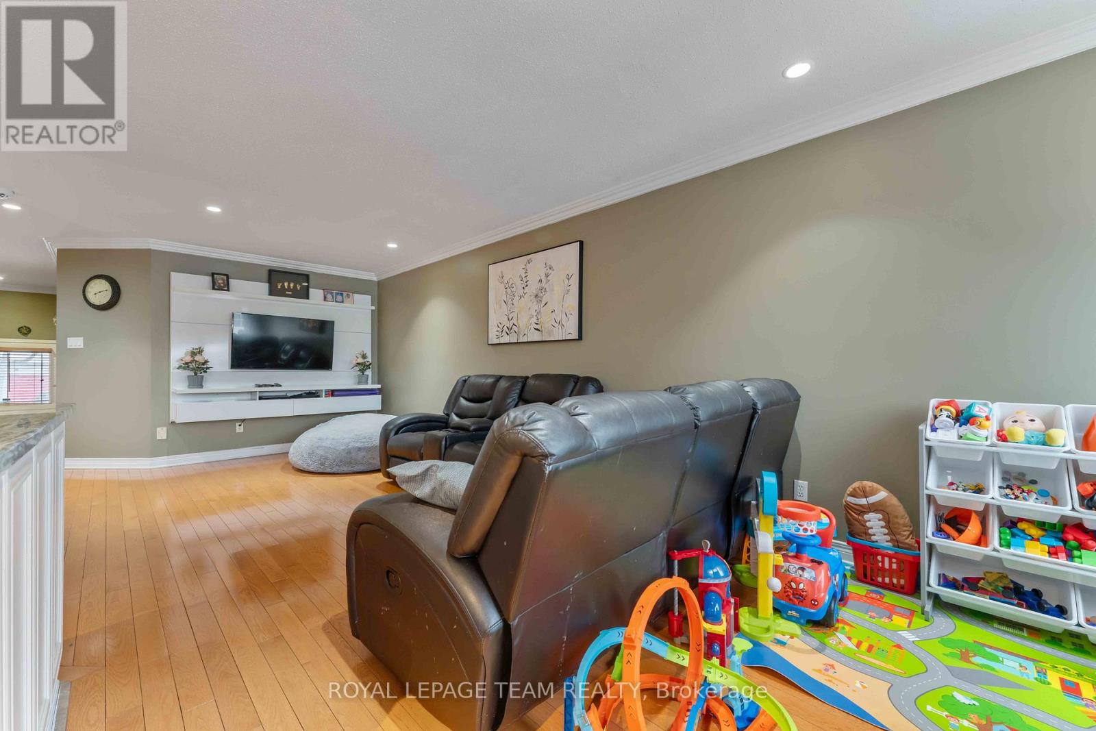 191 Deerfox Drive, Ottawa, Ontario  K2J 4W8 - Photo 7 - X12922552