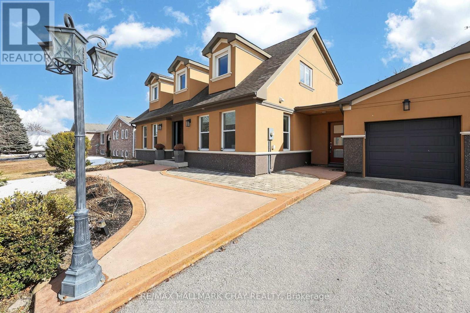 2151 Hughes Drive, Innisfil (Gilford), Ontario  L0L 1R0 - Photo 3 - N12922514