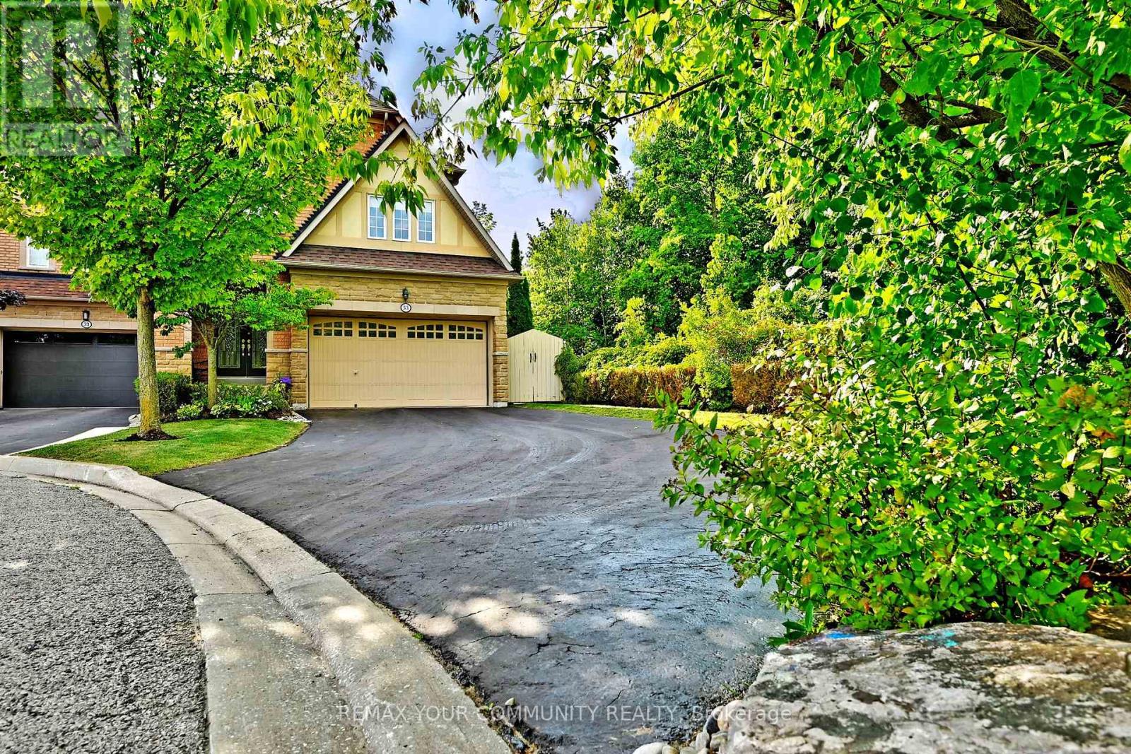 55 Carriage House Court, Richmond Hill, Ontario  L4E 4V3 - Photo 2 - N12922524