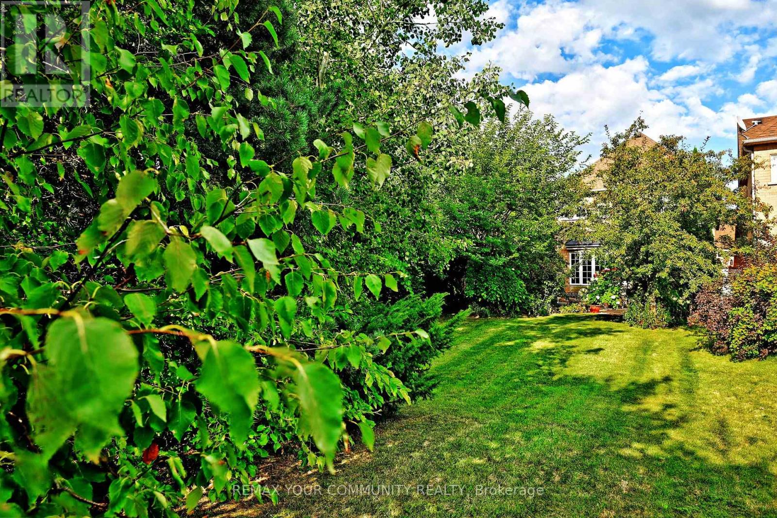 55 Carriage House Court, Richmond Hill, Ontario  L4E 4V3 - Photo 45 - N12922524