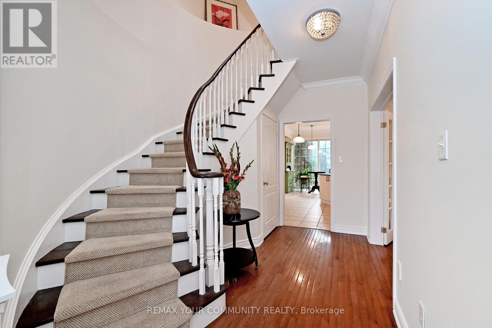 55 Carriage House Court, Richmond Hill, Ontario  L4E 4V3 - Photo 7 - N12922524