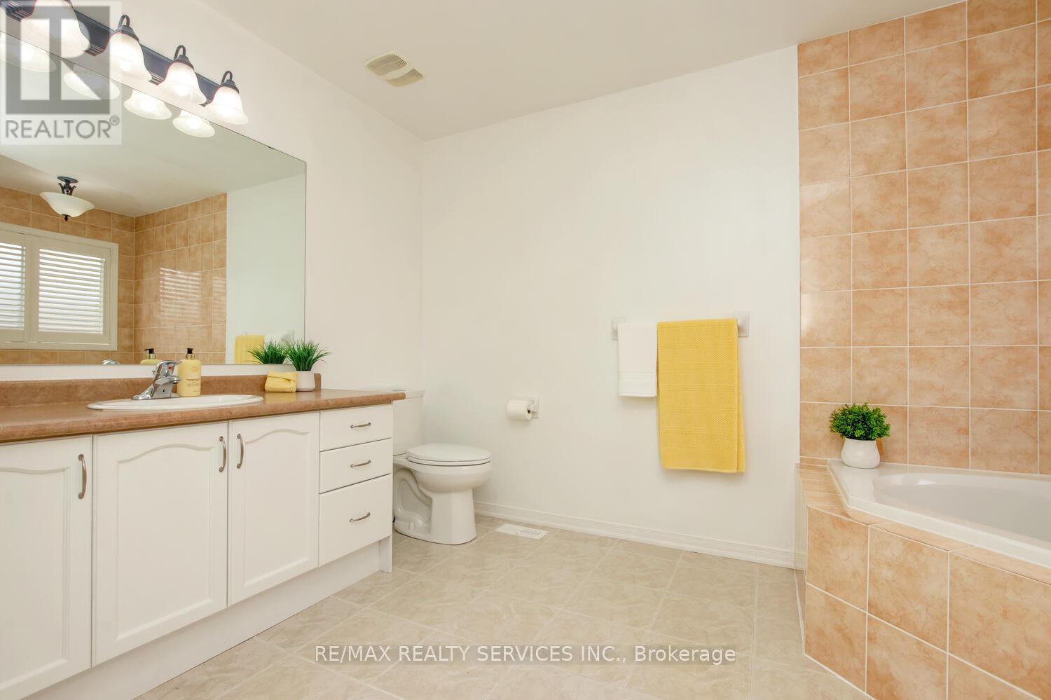 47 Cape Dorset Crescent, Brampton, Ontario  L6R 3K9 - Photo 25 - W12922504