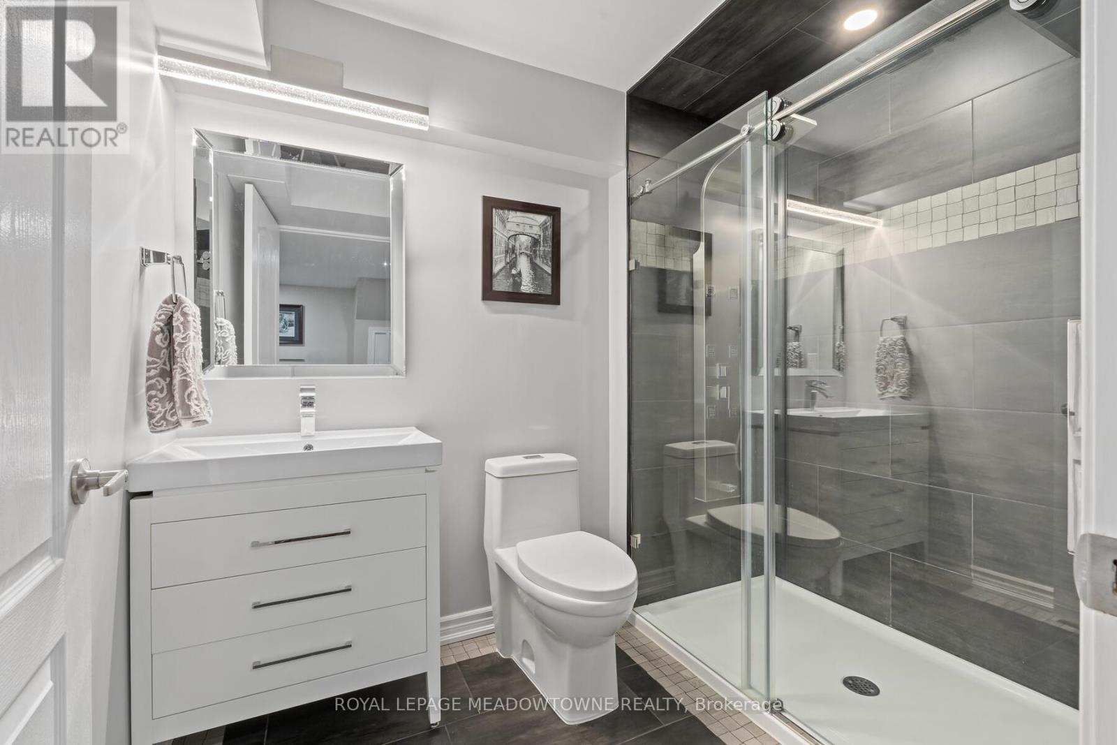 10 Silver Pond Drive, Halton Hills, Ontario  L7G 6L9 - Photo 38 - W12922512