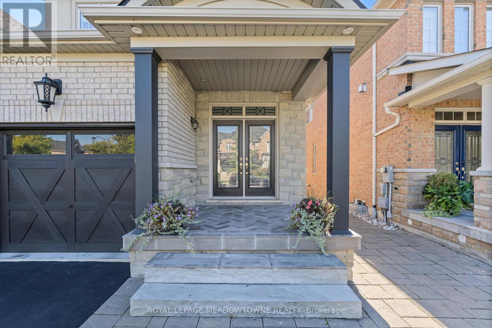 10 Silver Pond Drive, Halton Hills, Ontario  L7G 6L9 - Photo 6 - W12922512