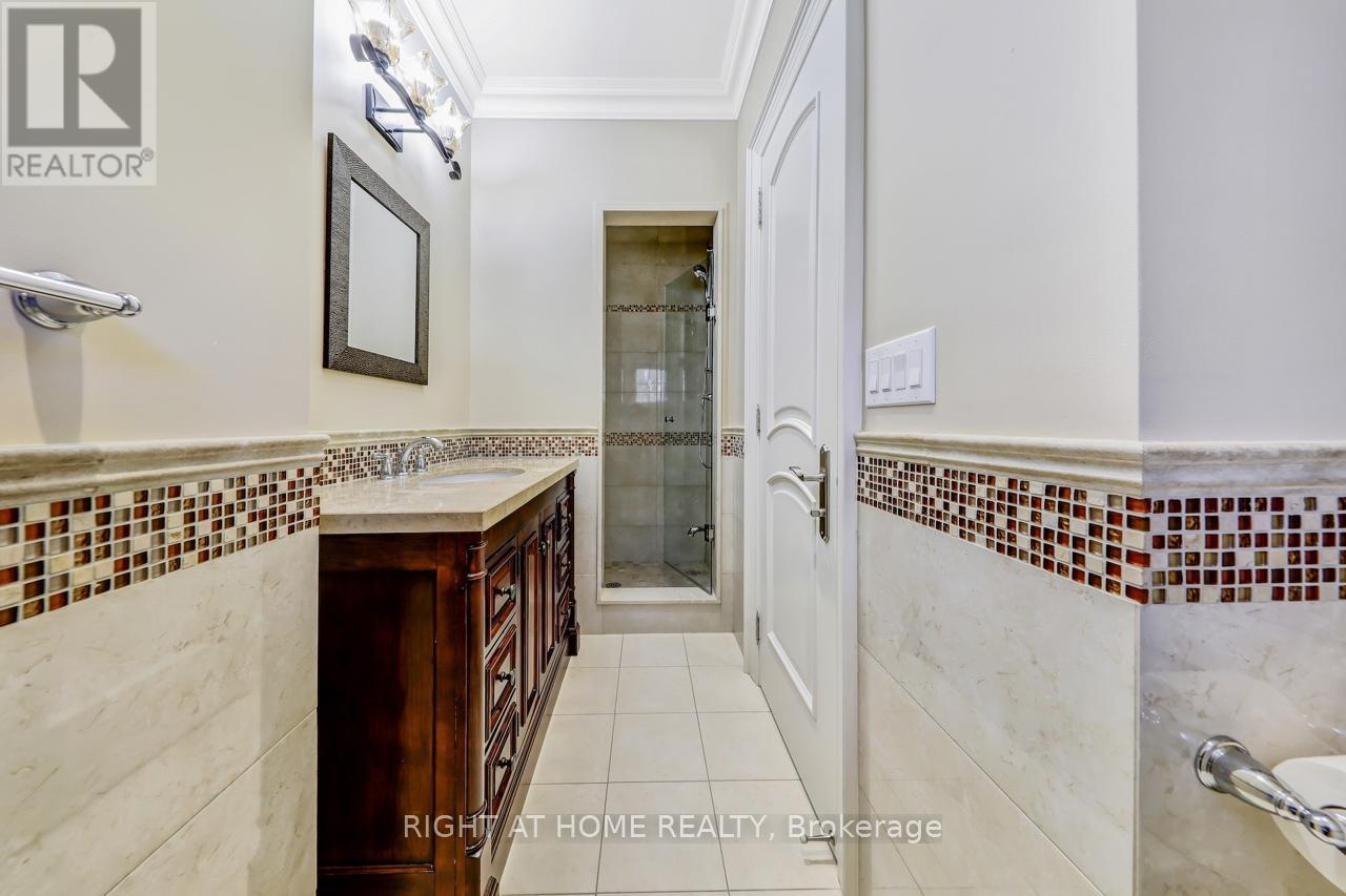 3 Westrose Avenue, Toronto, Ontario  M8X 1Z9 - Photo 13 - W12922518