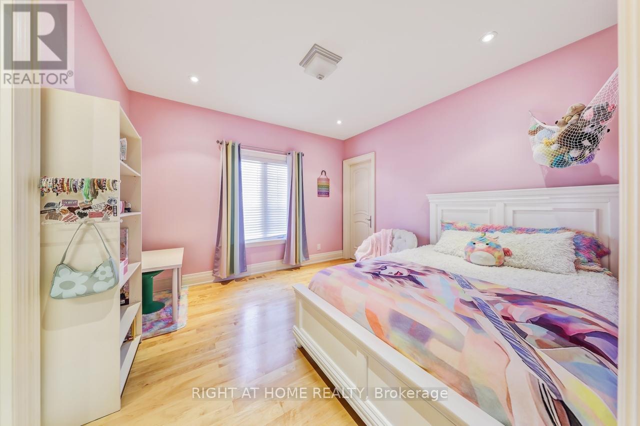 3 Westrose Avenue, Toronto, Ontario  M8X 1Z9 - Photo 17 - W12922518